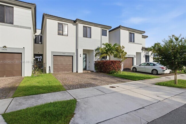 Building Photo - 13630 SW 158th Ave