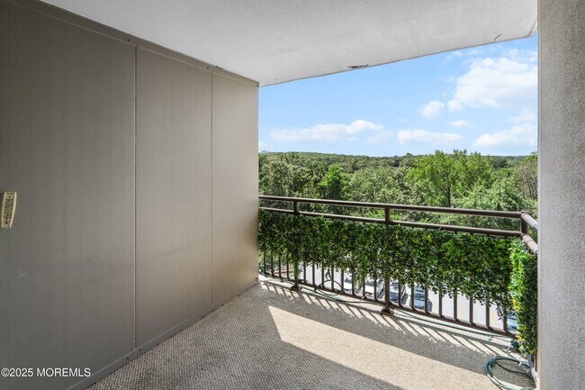 Building Photo - 1 Scenic Dr