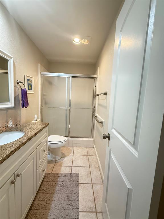 Building Photo - 7211 Lakewood Dr