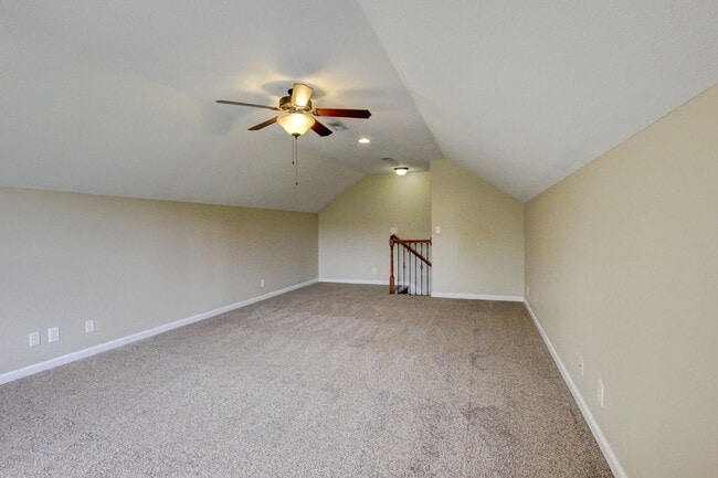 Building Photo - Sweet 3 bed 2 bath clost to post and I-24.