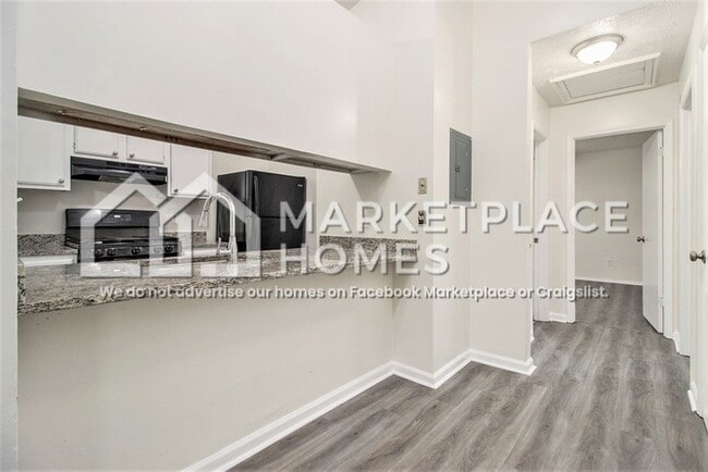 Building Photo - 1145 Mainstreet Valley Dr