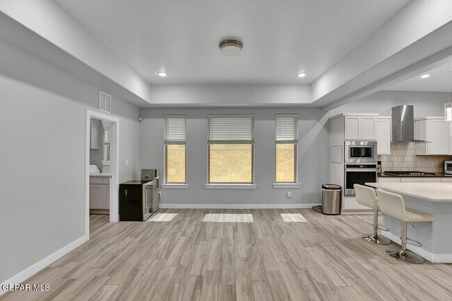 Building Photo - 13405 Emerald Glass Dr