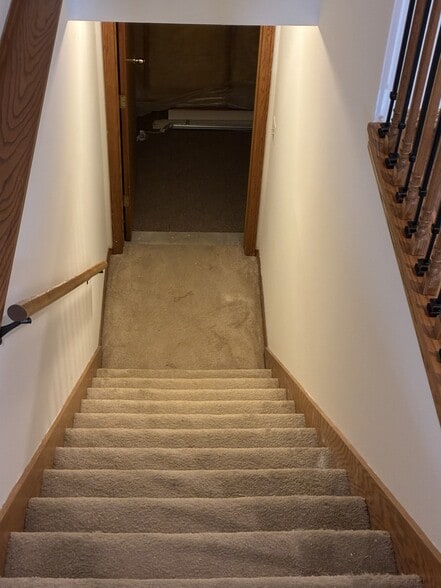 Building Photo - 925 Sky Ridge Dr