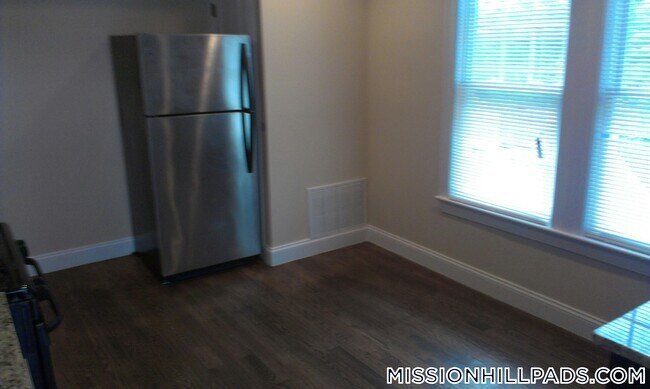 Building Photo - 2971 Washington St