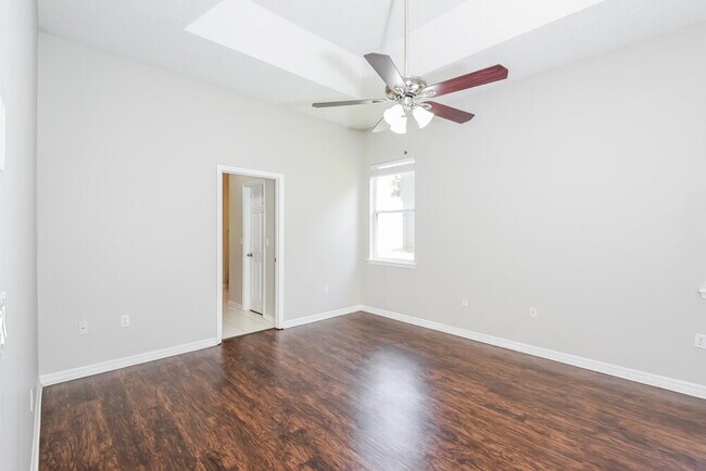 Building Photo - 1752 Southern Oak Loop