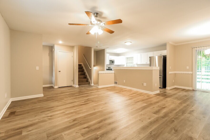 Building Photo - 3373 Heatherwood Ln SW