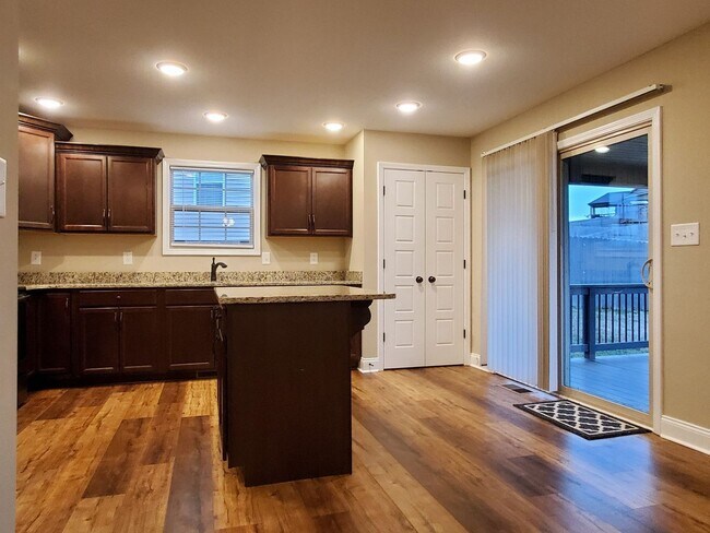 Building Photo - 843 Crestone Ln