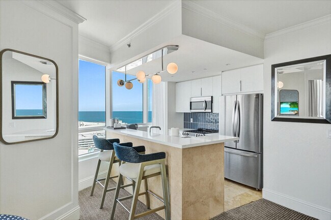 Building Photo - 4401 Collins Ave