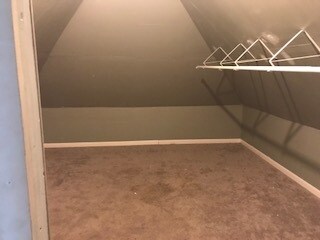 Building Photo - Large 3 bedroom home