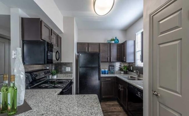 Building Photo - 2 bedroom in Stafford TX 77477