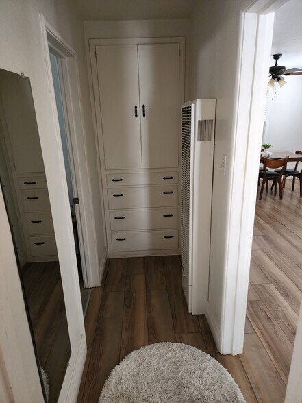 Building Photo - 278 E Merritt Ave