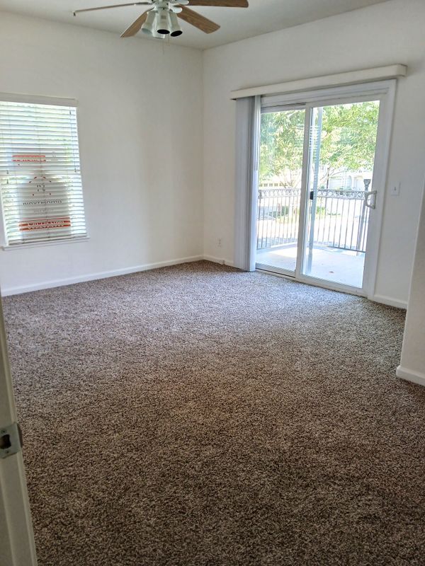 Building Photo - 3301 N Park Dr