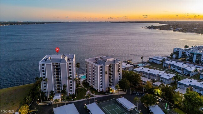 Building Photo - 3350 N Key Dr