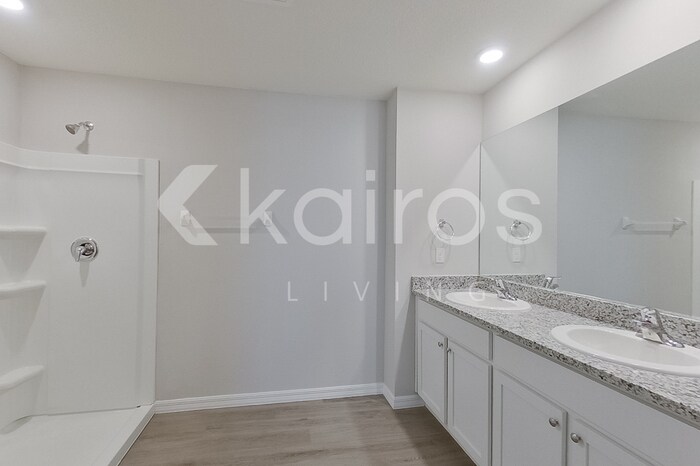 Building Photo - 8669 SW 43rd Ter