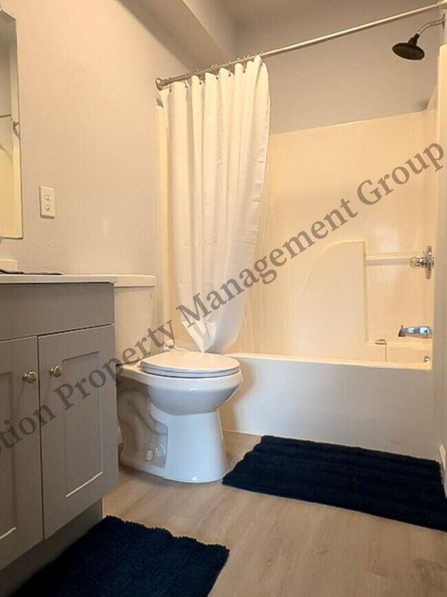 Building Photo - 6918 Northside Dr