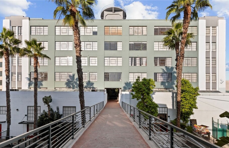 Building Photo - 420 S San Pedro St