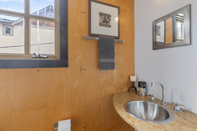 Building Photo - 216 E Galena Ave