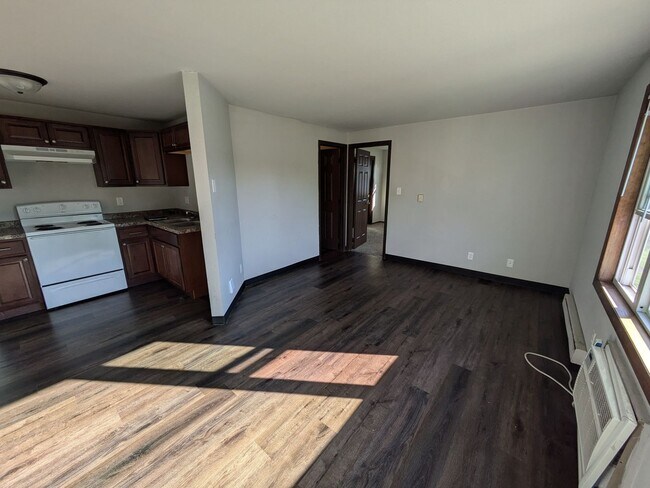 Building Photo - 1405 S Norwood Ave