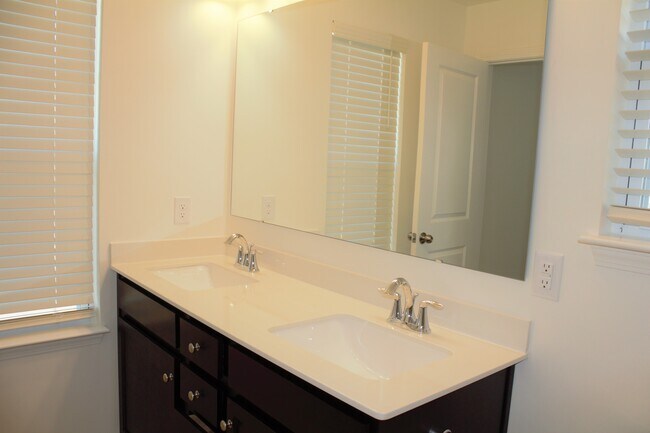 Building Photo - 4671 Wesmar Ct