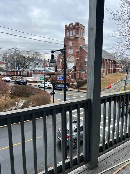 Building Photo - 196 Reservation Rd