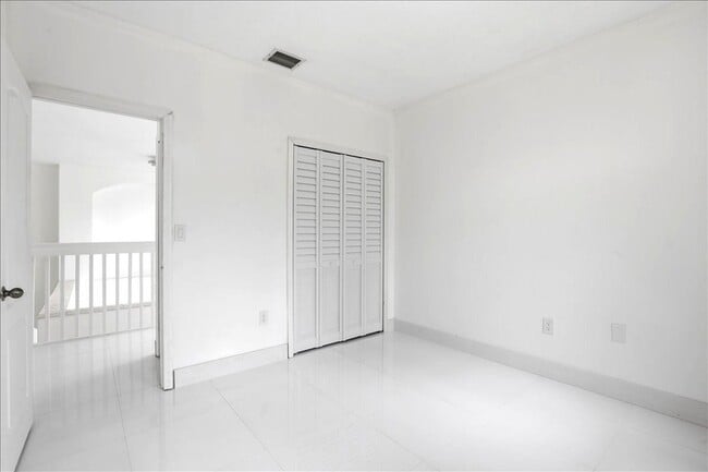 Building Photo - 3802 SW 165th Terrace