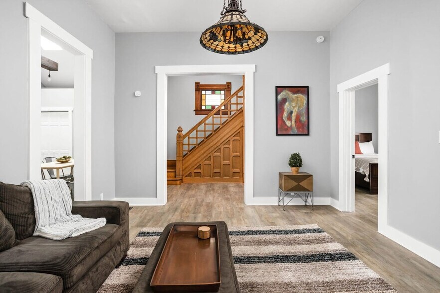 Building Photo - 848 Camp St