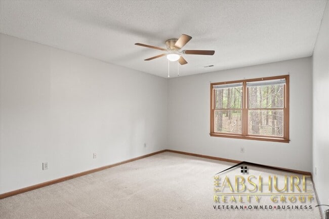 Building Photo - 5537 Kaplan Dr