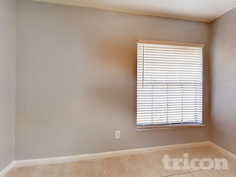 Building Photo - 603 Ephrata Dr