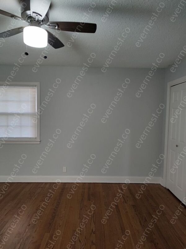 Building Photo - 916 Dorton Ln