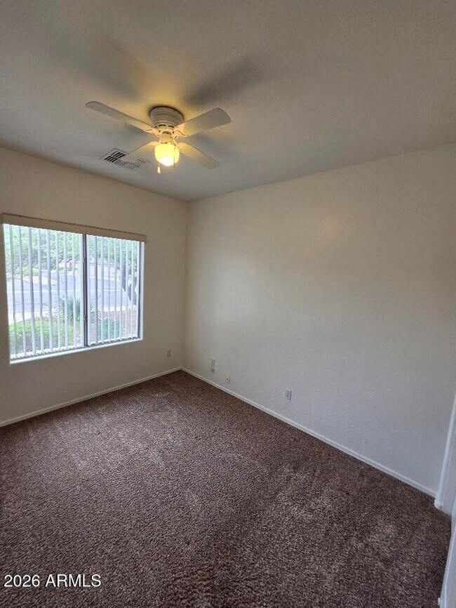 Building Photo - 12901 W Glenrosa Dr