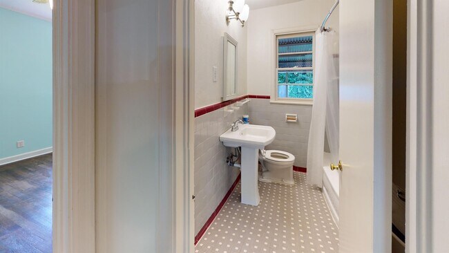 Building Photo - 3363 E Audubon Rd