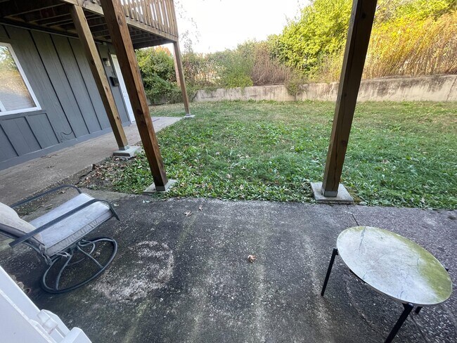 Building Photo - 105 N Garth Ave