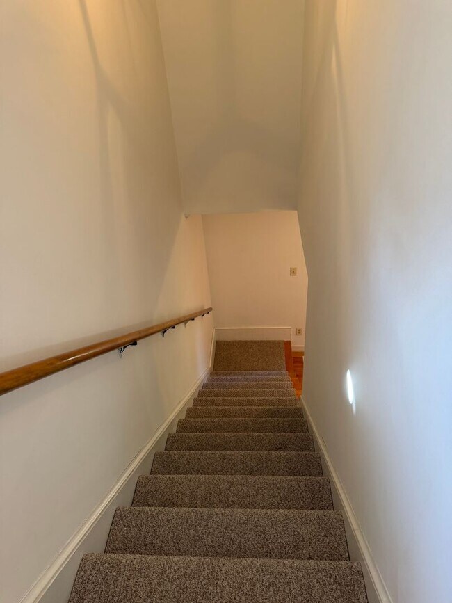 Building Photo - 105 Demille Dr