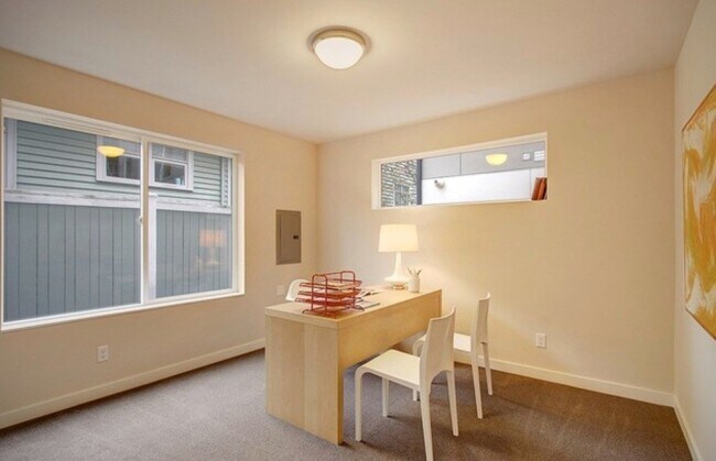 Building Photo - 5938 California Ave SW