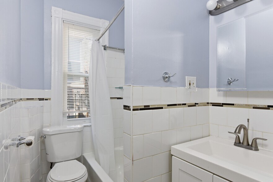 Building Photo - 3 Moreland St