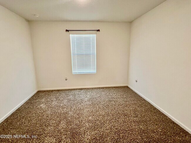 Building Photo - 12659 European Beech Rd