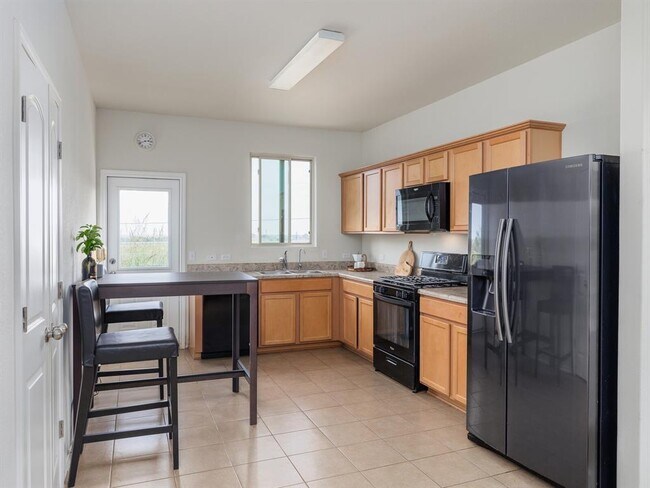 Building Photo - 133 Carlina Lp
