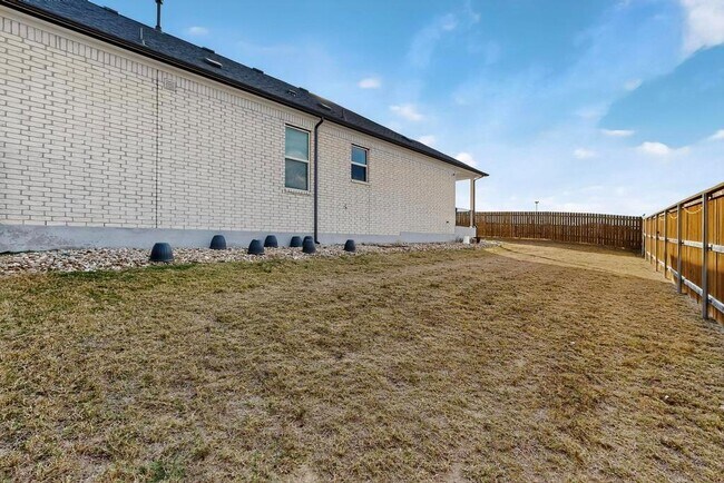 Building Photo - 11900 Dillon Fls Dr