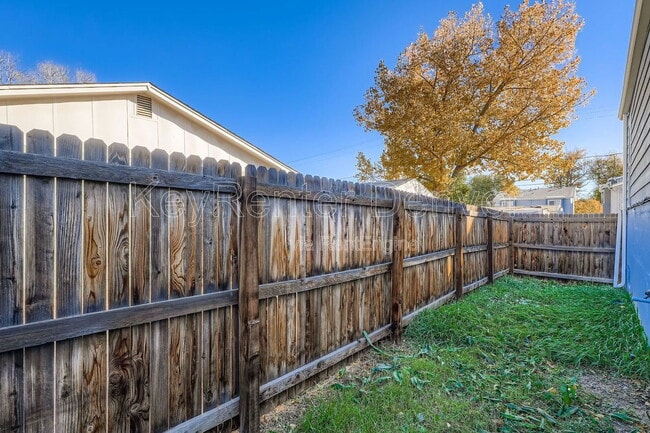 Building Photo - 1010 Jay St