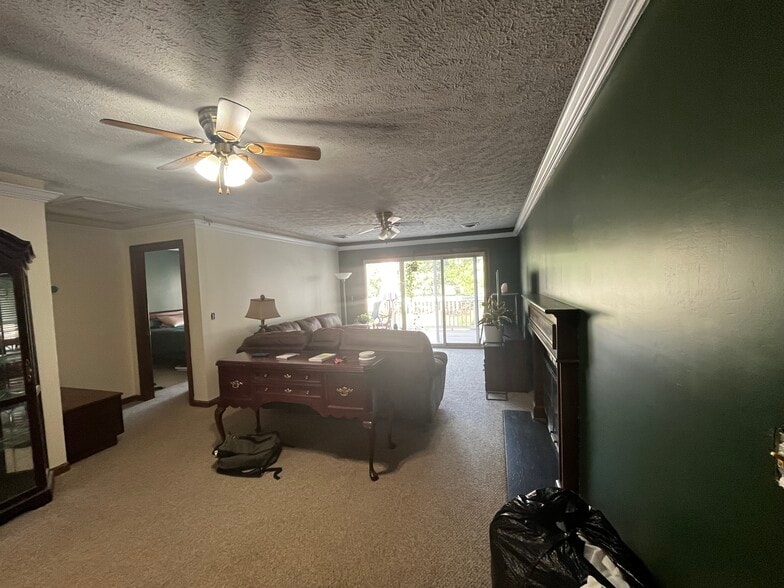 Building Photo - 3015 Old Bryan Dr