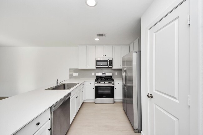 Building Photo - 248 Hazy Pnes Ln