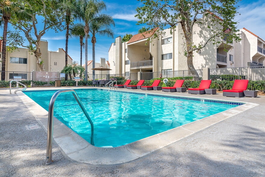 Building Photo - Villa Angelina