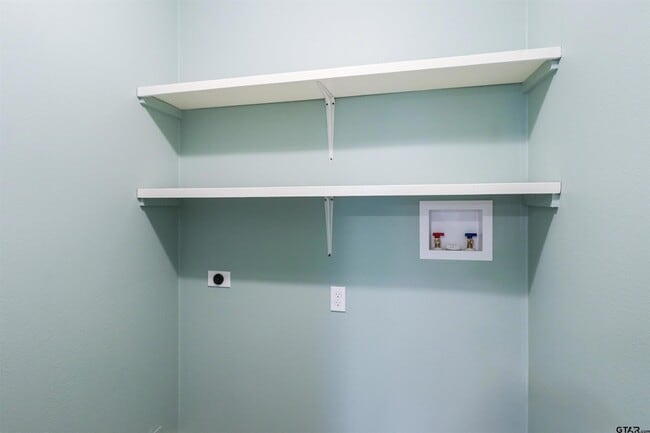 Building Photo - 1333 Montgomery Gardens