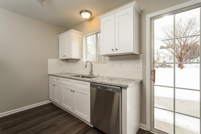 Building Photo - 2684 Stratford Lake Ct