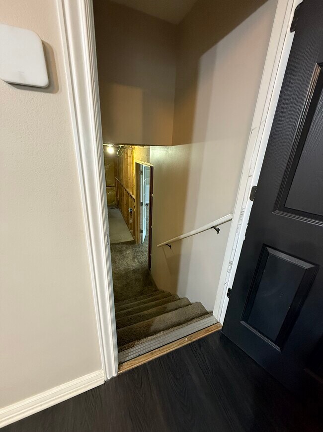 Building Photo - 4031 Montego Dr