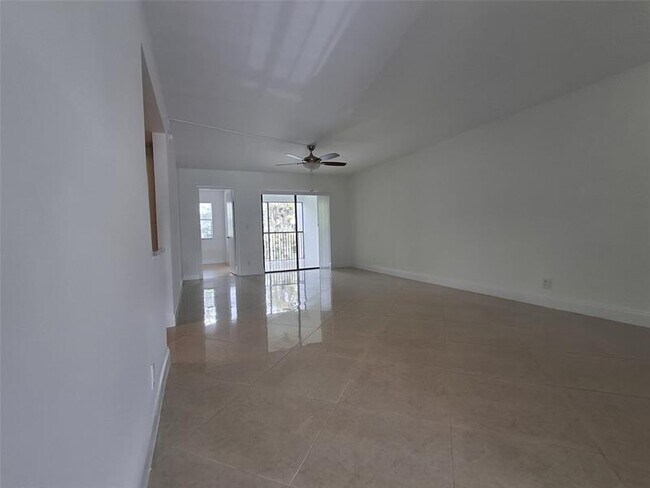 Building Photo - 8763 Shadow Wood Blvd