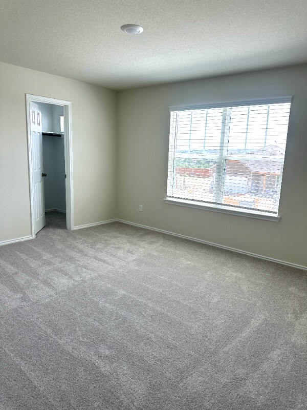 Building Photo - 401 Kapok St