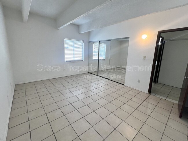 Building Photo - 364 S Ironton St