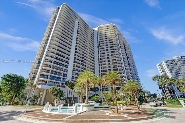Building Photo - 20281 E Country Club Dr
