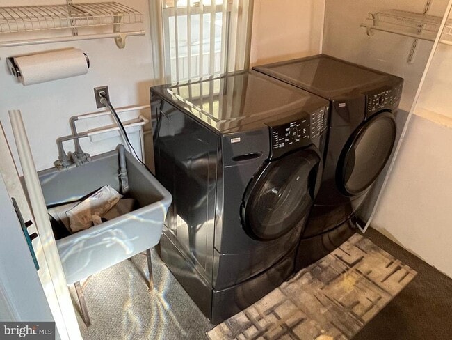 Building Photo - 509 Larkspur St